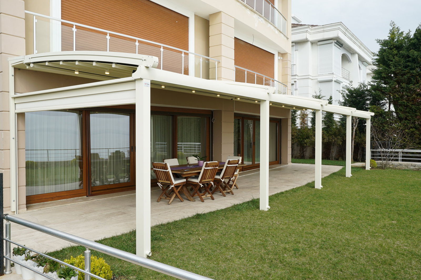Pergola construction detail
