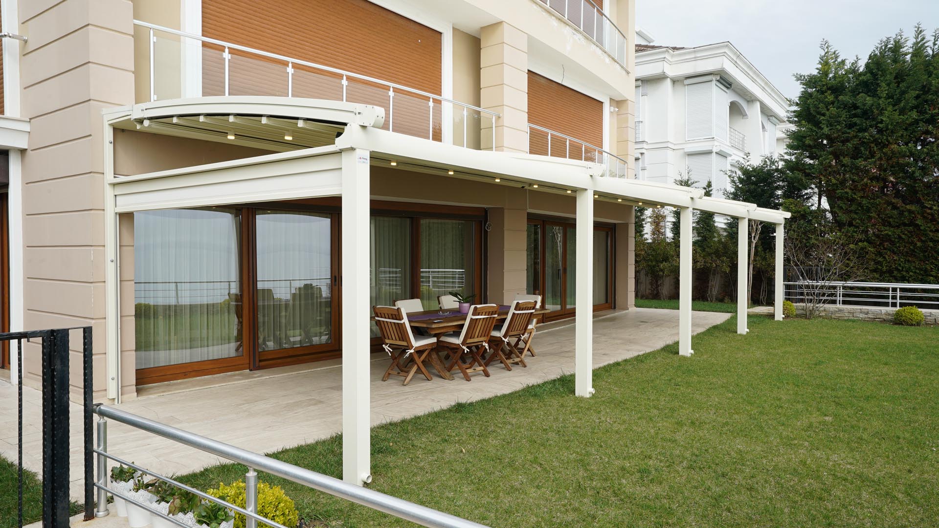 FALCATE MINIMA