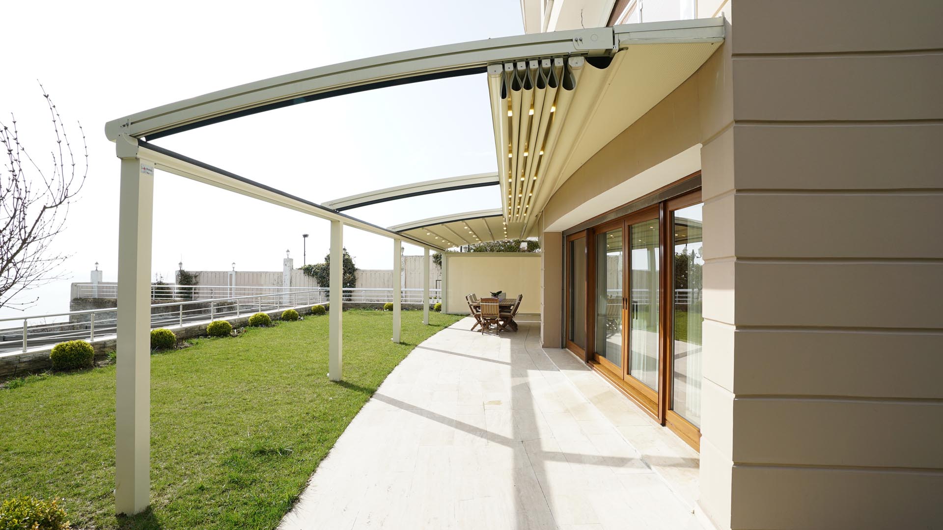 FALCATE TECTONA