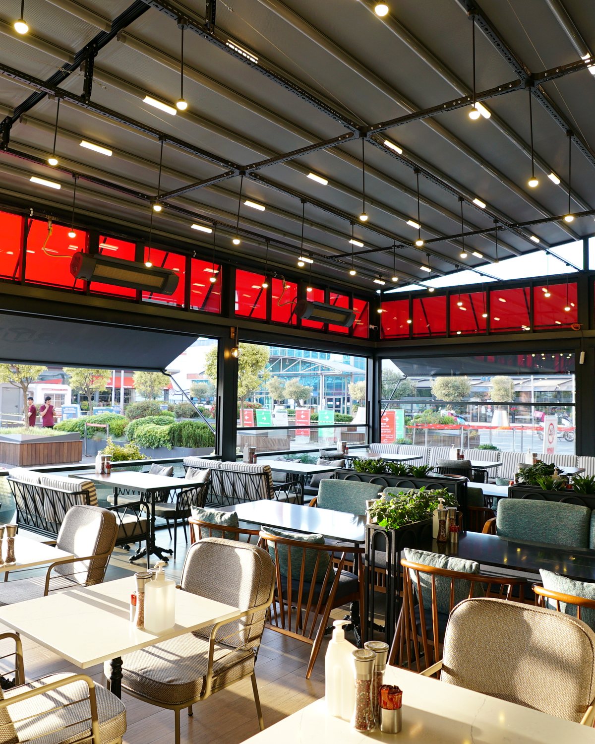 Lunch Box Marmara Park pergola installation, Esenyurt, İstanbul