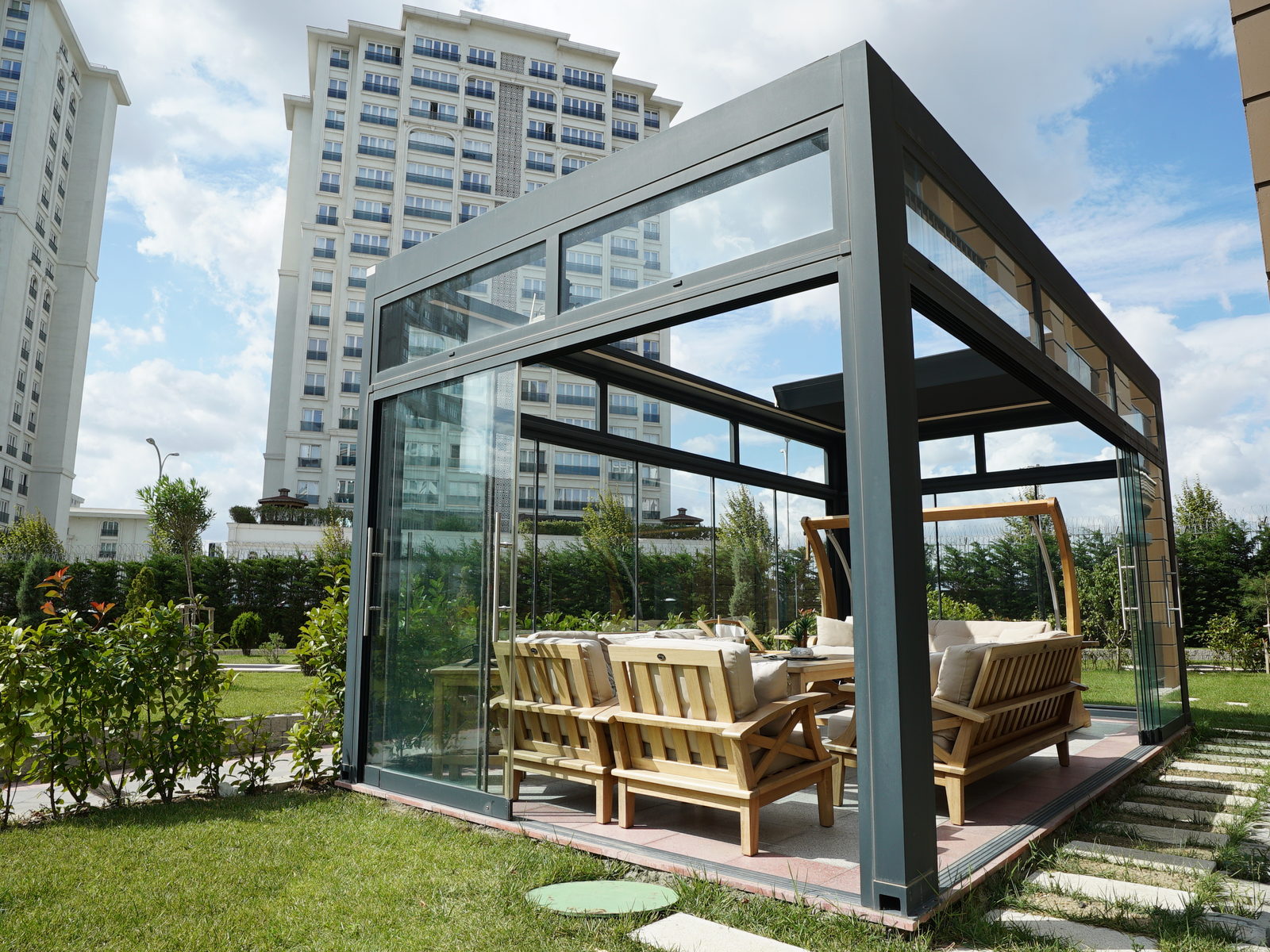 Prestij Mansions pergola installation, Ataşehir, İstanbul