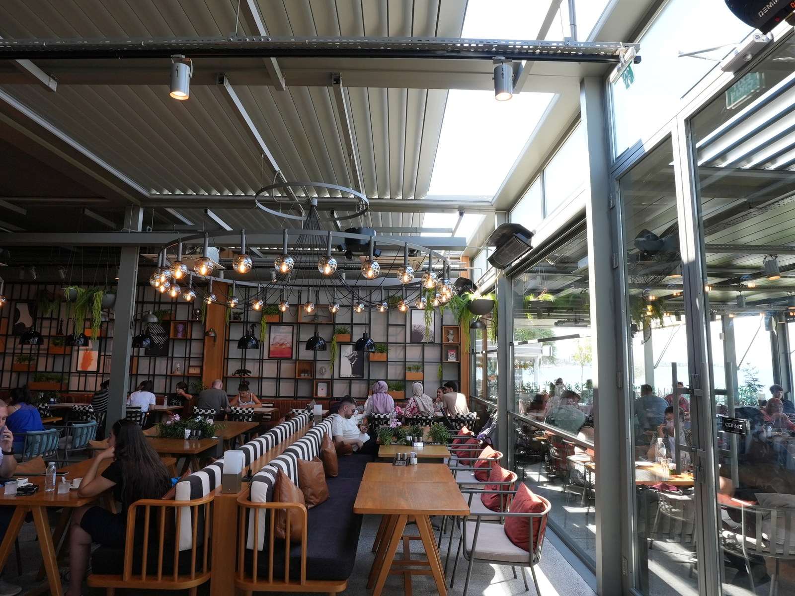 Big Cafe pergola installation, Centre, Çanakkale